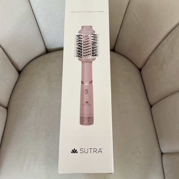 NWT Sutra Aero Styler Rose Gold Pro Blow Hair Dryer Brush Stylings Tool Holiday